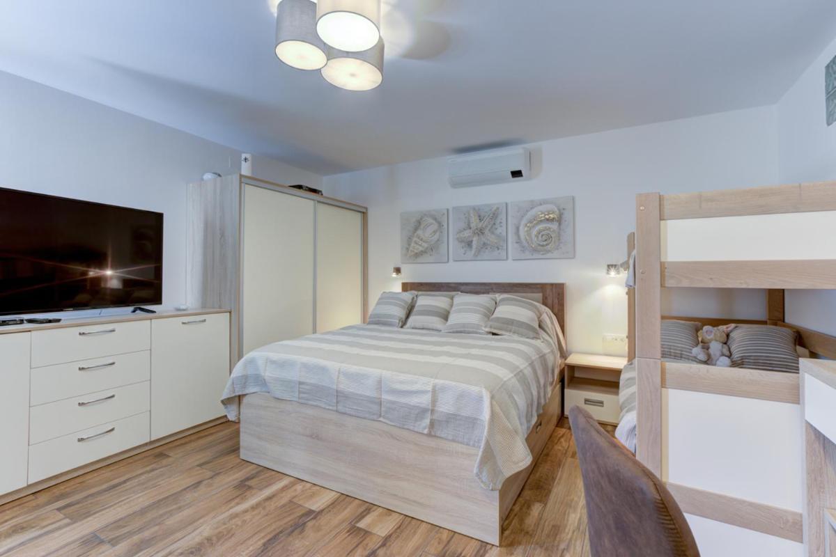 Cvrk Family House Нови Винодолски Екстериор снимка