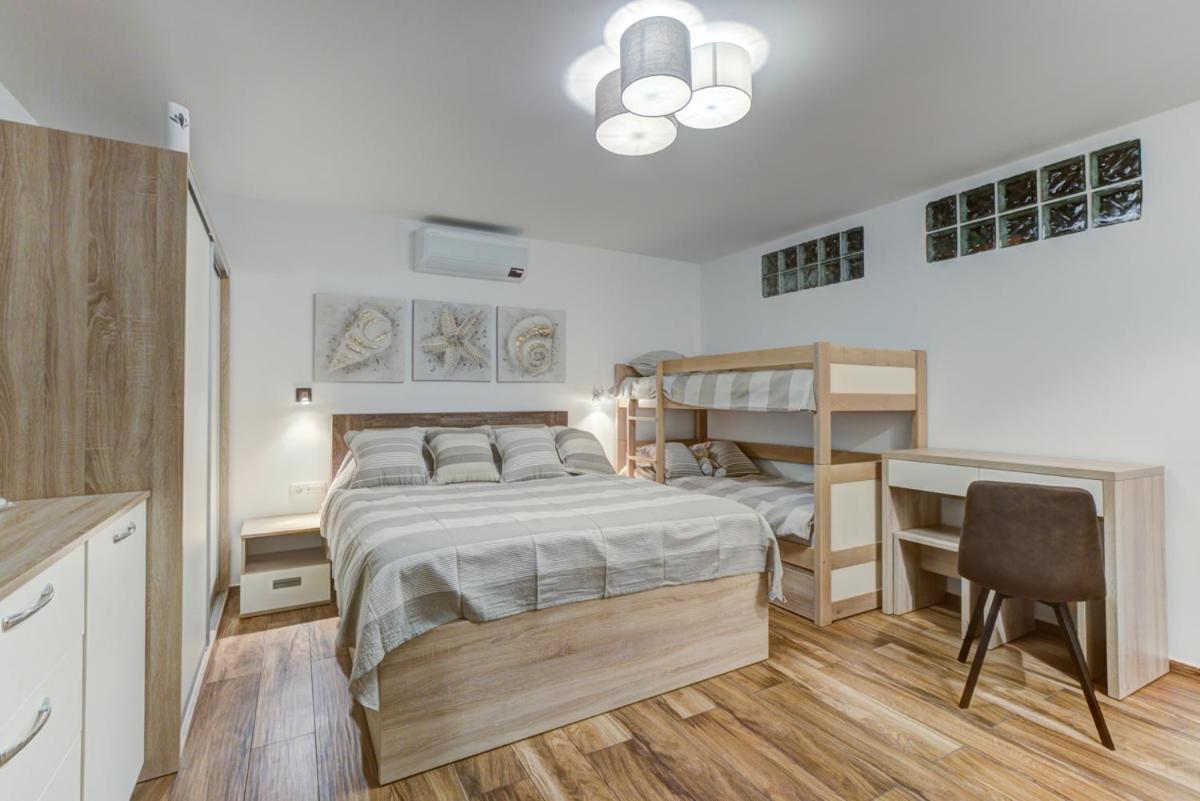 Cvrk Family House Нови Винодолски Екстериор снимка